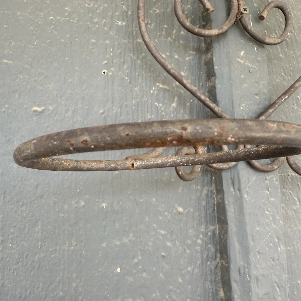 Vintage Iron Double Plant Wall Holder Flower Pot Planter Rustic Heart Scroll